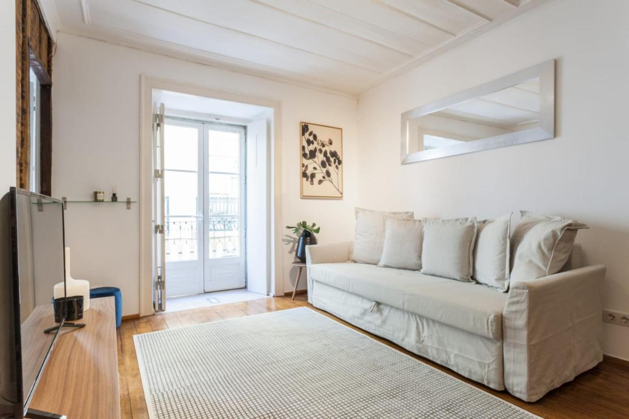 Living Bairro Alto II Apartment ลิสบอน ภายนอก รูปภาพ